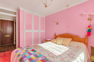 Bedroom- click for photo gallery